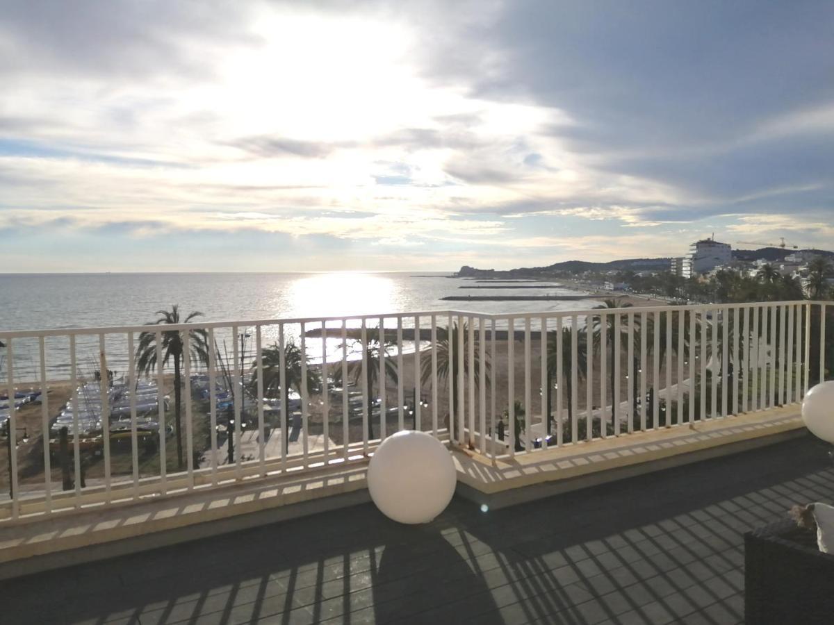 Apartament Atico Con Fantasticas Vistas Al Mar Y La Iglesia Sitges Zewnętrze zdjęcie