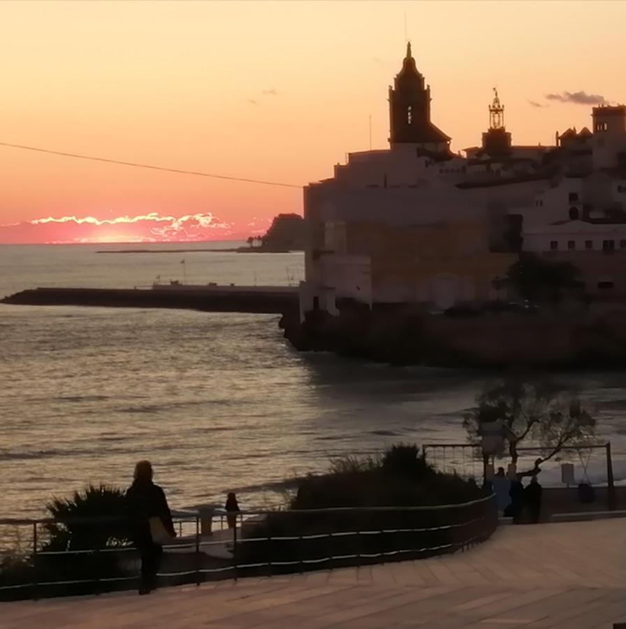 Apartament Atico Con Fantasticas Vistas Al Mar Y La Iglesia Sitges Zewnętrze zdjęcie
