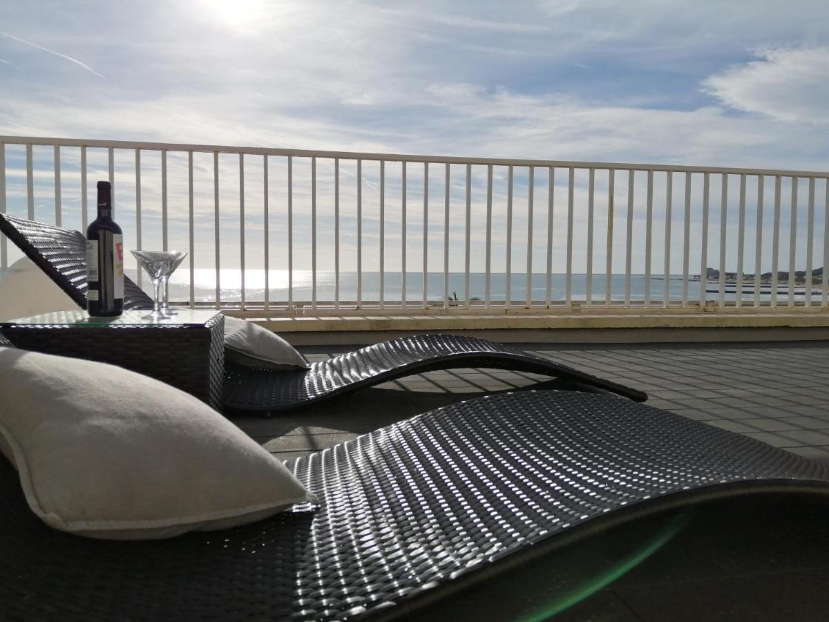 Apartament Atico Con Fantasticas Vistas Al Mar Y La Iglesia Sitges Zewnętrze zdjęcie