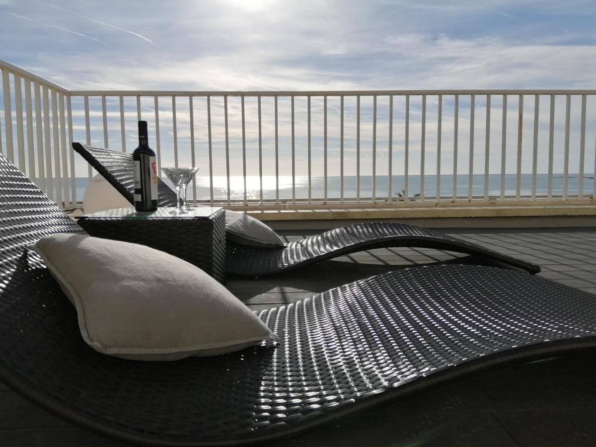Apartament Atico Con Fantasticas Vistas Al Mar Y La Iglesia Sitges Zewnętrze zdjęcie