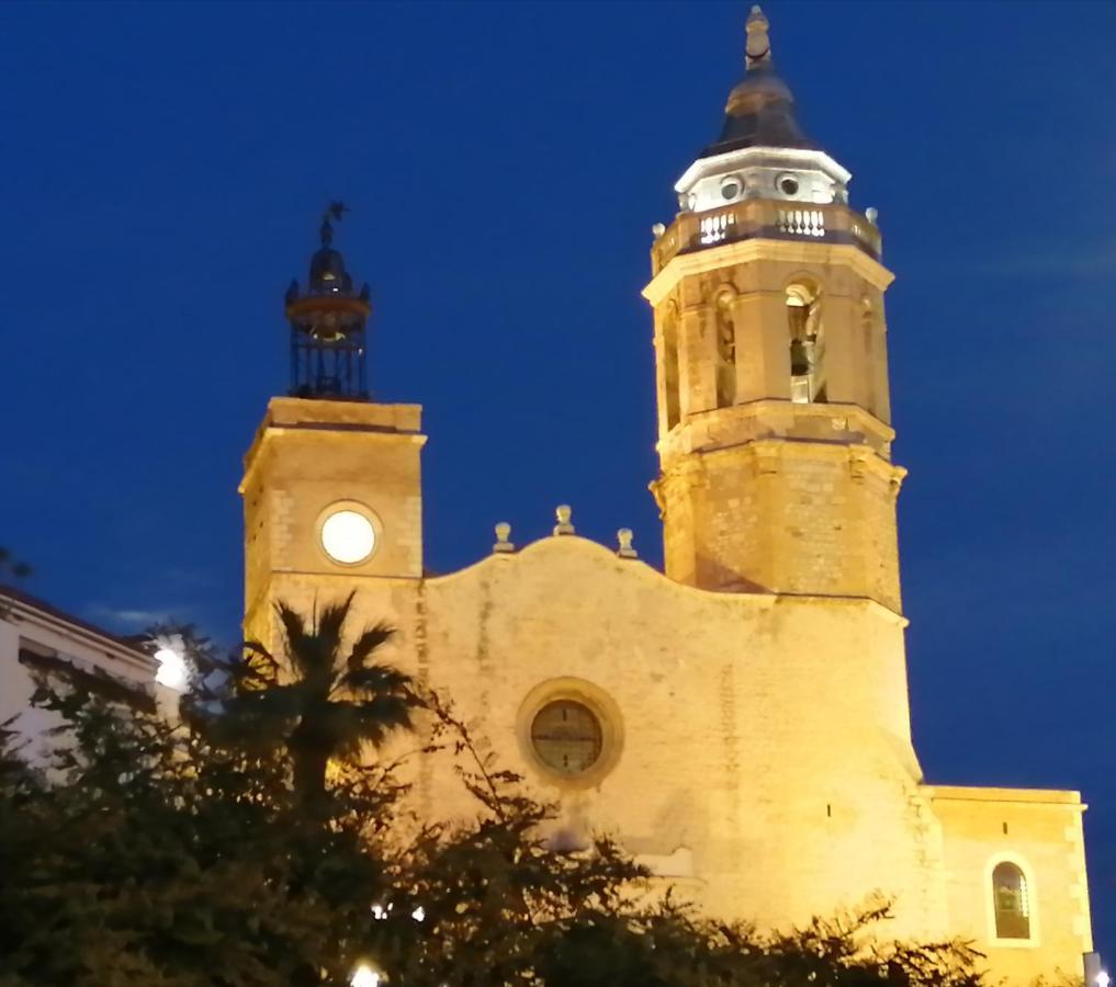 Apartament Atico Con Fantasticas Vistas Al Mar Y La Iglesia Sitges Zewnętrze zdjęcie