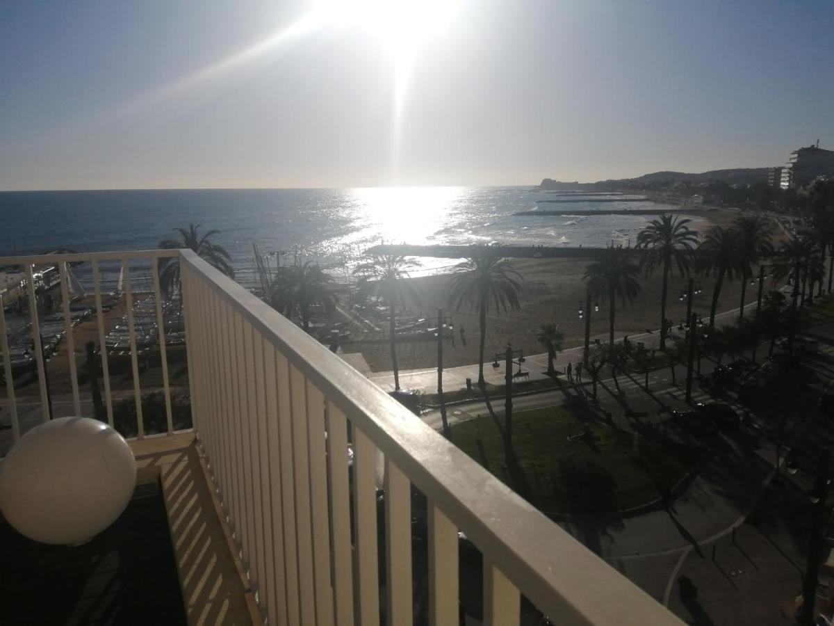 Apartament Atico Con Fantasticas Vistas Al Mar Y La Iglesia Sitges Zewnętrze zdjęcie