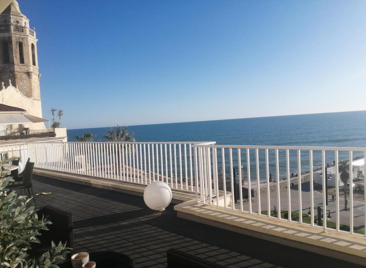 Apartament Atico Con Fantasticas Vistas Al Mar Y La Iglesia Sitges Zewnętrze zdjęcie