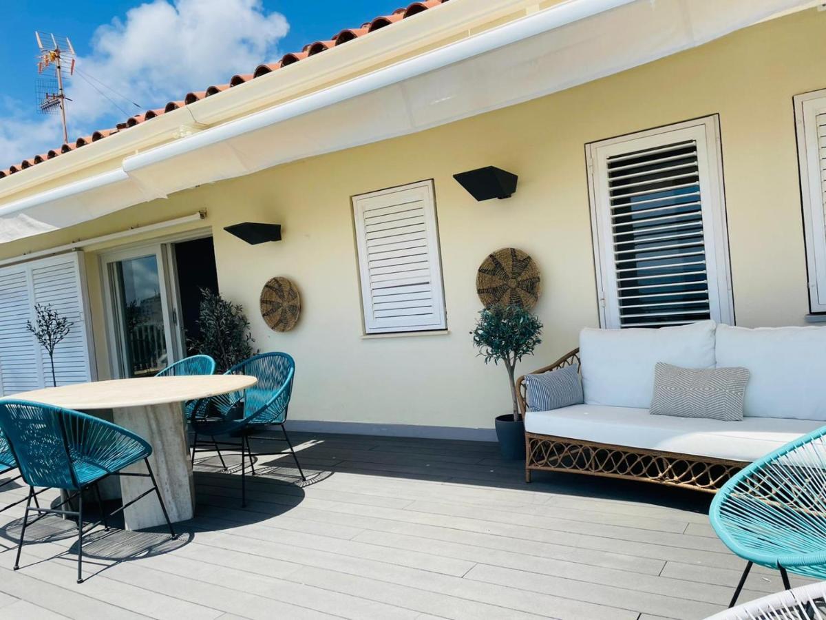 Apartament Atico Con Fantasticas Vistas Al Mar Y La Iglesia Sitges Pokój zdjęcie