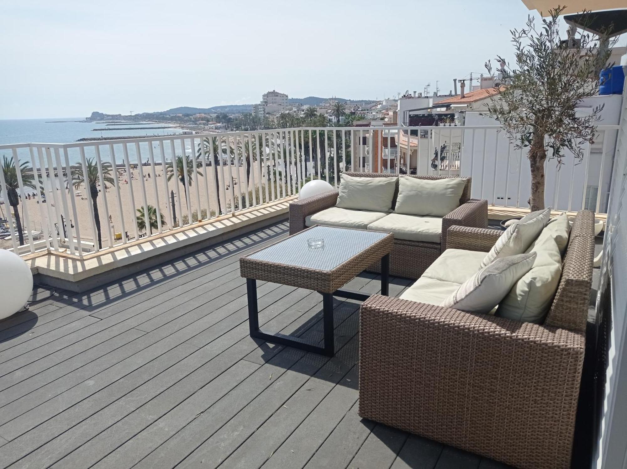 Apartament Atico Con Fantasticas Vistas Al Mar Y La Iglesia Sitges Zewnętrze zdjęcie
